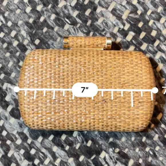 Snap close straw rattan style clutch with optional gold tone strap - Picture 6 of 7